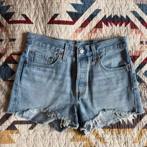 LEVI’S 501 Cut Offs W27